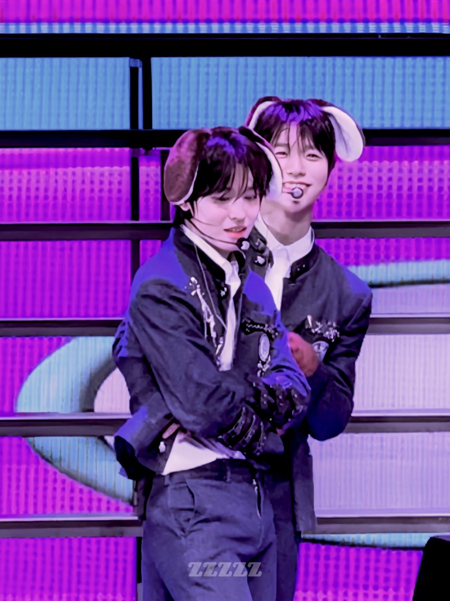 ZOEEEE01C's tweet photo. 🐱🐶

#RIKU #JAEHEE #JAERI
#리쿠 #재희 #댕쿨 #재리
#リク #ジェヒ #ジェリ
#NCTWISH #LOGIN https://t.co/5tANY6nT7F