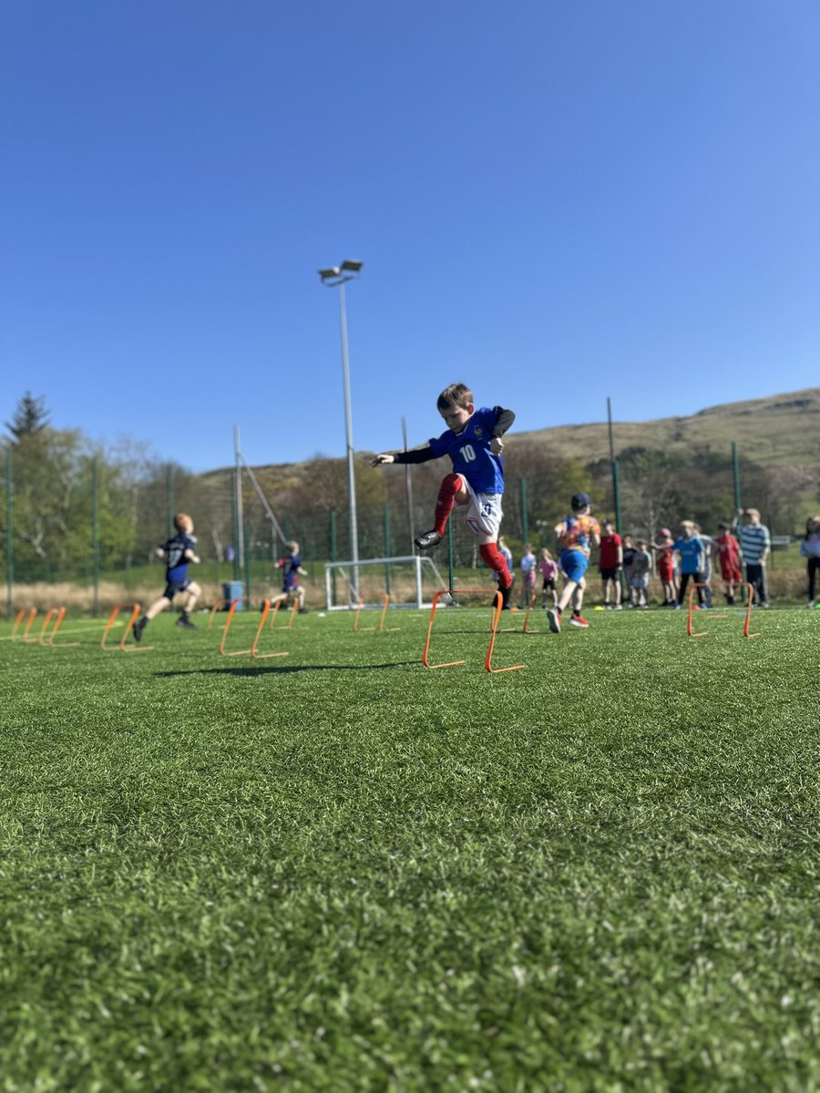ka_leisure's tweet photo. Final day of multi sports camp at Largs!

Lots of fun in the sun☀️

Starting with relay races and working on team building skills through our striking and fielding games 🏏🏅 https://t.co/8QYMZufJmx