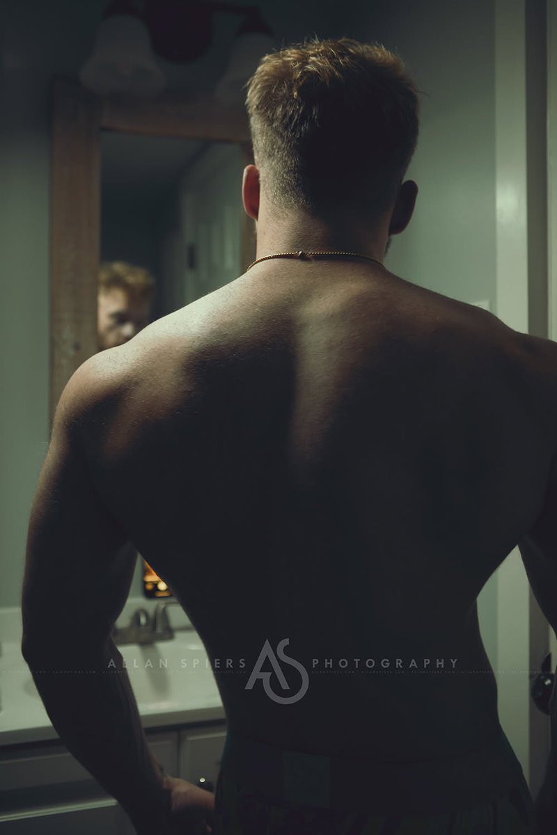 DaphnisVII's tweet photo. All this back, and still the one getting pinned 

Photo by @allanspiersphoto 
_______
#model #wideback #biglats #wings #backday #bigback #gaymodel #gaymuscle #muscleboy #bottom https://t.co/KbUpOJ3QEZ