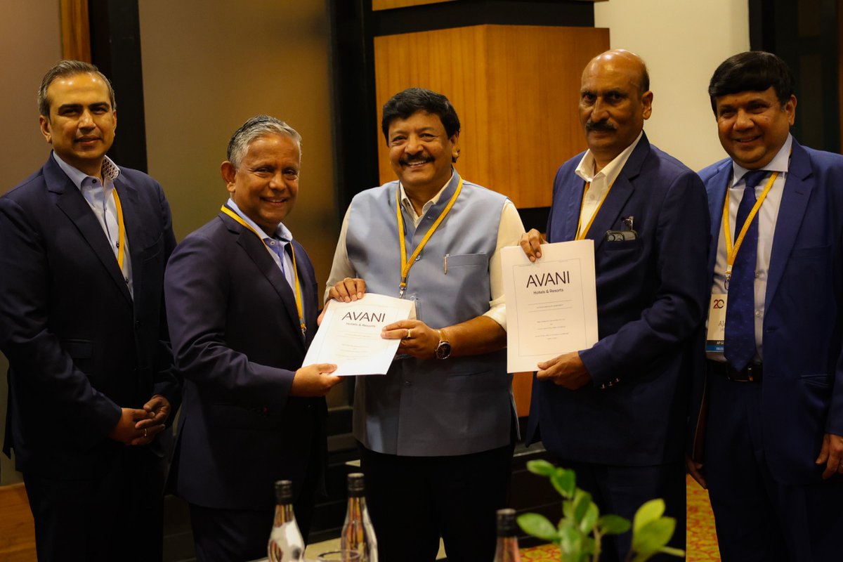 2వ రోజు ముంబాయిలో జరిగిన దక్షిణాసియా 20వ హోటల్ ఇన్వెస్ట్మెంట్ కాన్ఫరెన్స్ వర్క్ షాప్ లో పాల్గొని దాదాపుగా 45 జాతీయ మరియు అంతర్జాతీయ హోటల్స్, ట్రావెల్స్ ప్రతినిధులతో భేటీ అయ్యాము.

ఈ సందర్భంగా రాష్ట్రంలోని ప్రముఖ గమ్యస్థానాలు, పెట్టుబడుల కోసం ప్రాధాన్యత ఇవ్వాలనుకుంటున్న ప్రదేశాలు,