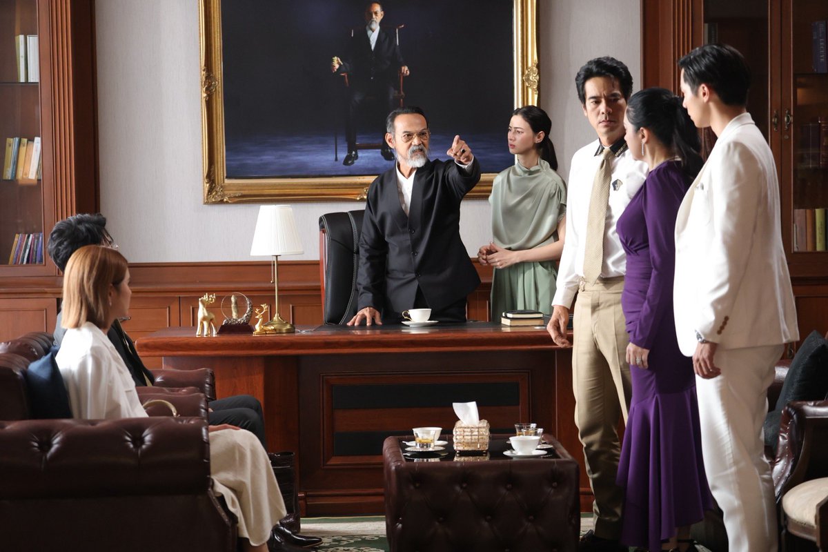 jobbiijob's tweet photo. 'ครอบครัวแสน อบอุ่น🔥🔥' #สายรักสายเลือดep1 https://t.co/hdYfxPZHcU