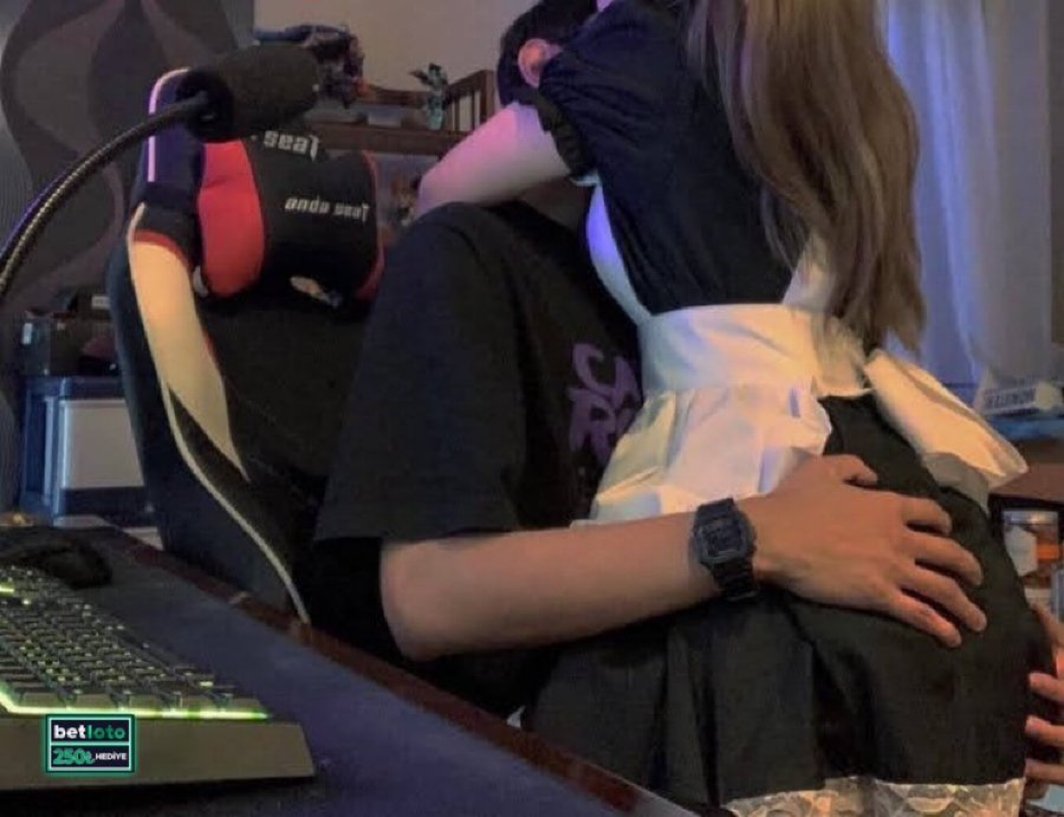 couple memes tweet media