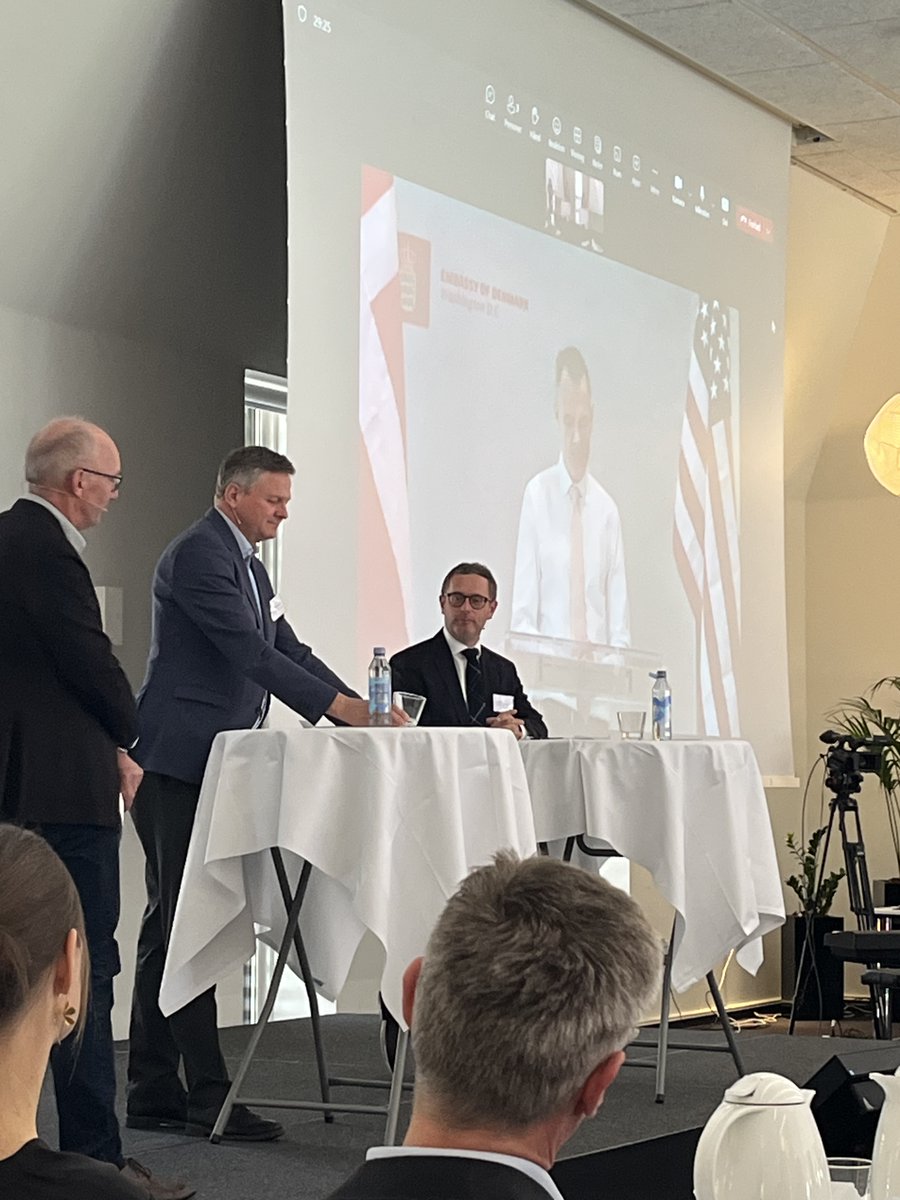 Denmark in the EU (@dkineu) on Twitter photo Amb. Søren Jacobsen at the Science and Innovation Summit in Kolding hosted by Minister for Higher Education and Science <a href="/ChristinaEgelun/">Christina Egelund</a>: Research and innovation are central solutions to the EU’s major challenges. Countries investing in research are better prepared for crisis. Amb. Søren Jacobsen at the Science and Innovation Summit in Kolding hosted by Minister for Higher Education and Science <a href="/ChristinaEgelun/">Christina Egelund</a>: Research and innovation are central solutions to the EU’s major challenges. Countries investing in research are better prepared for crisis.