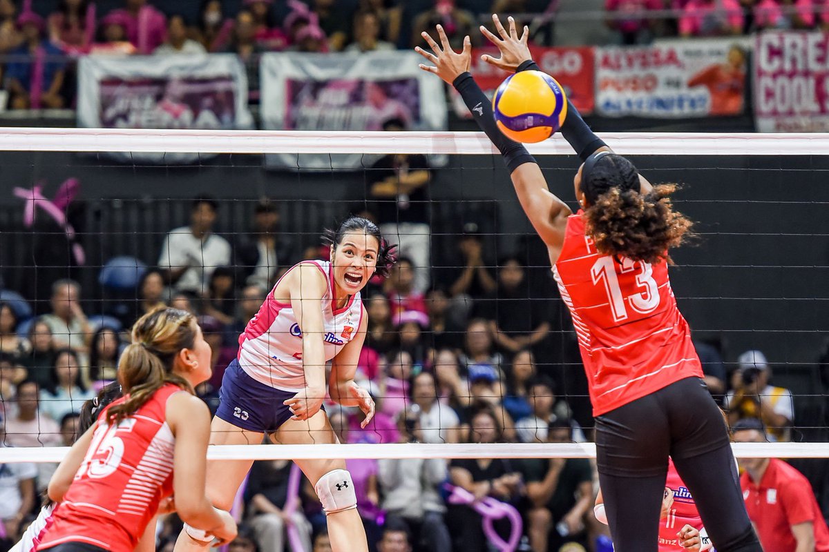 volleytrails's tweet photo. DEFENDING CHAMPS ARE NOT DONE YET! 😤💪

The Creamline Cool Smashers stay alive and force a do-or-die Game 3 after a gritty comeback win over the Petro Gazz Angels in Game 2: 25-15, 16-25, 25-21, 15-25, 15-9.

It’s all or nothing in Game 3! Who takes the crown? 🇵🇭 #PVL2025 #volleyball

📸 @pvlph