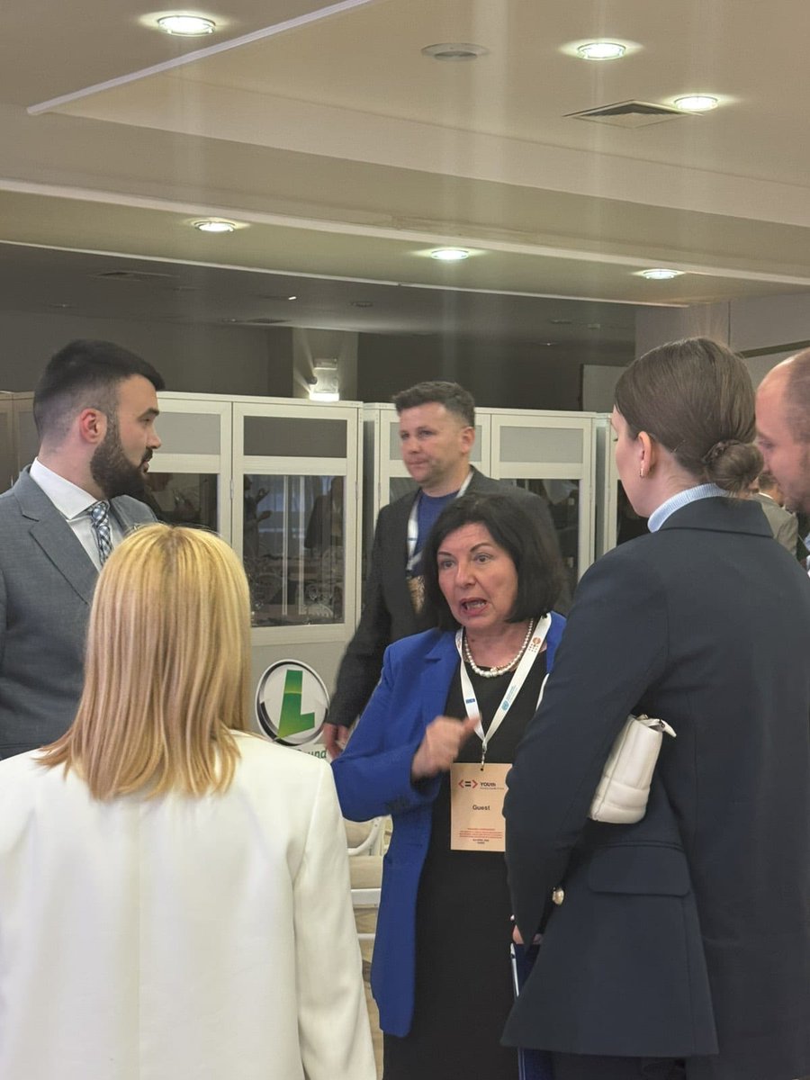 Др Биљана Стојковић, виша саветница у Сектору за антидискриминациону политику и унапређење родне равноправности, учествовала је, на позив UNDP, UNFPA и Канцеларије УН за Северну Македонију, у раду Регионалне конференције одржане 8. и 9. 04. 2025. у Охриду.
minljmpdd.gov.rs/dr-biljana-sto…