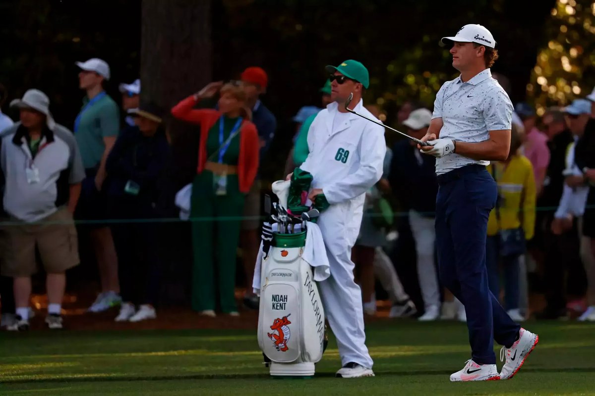 GatorsGolf's tweet photo. The best logo on the bag at @TheMasters 🐊 https://t.co/a7iED3lw4m