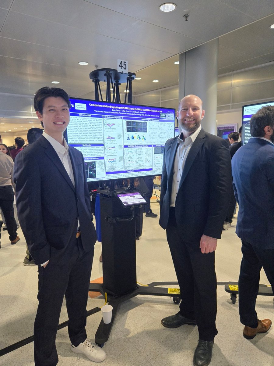 Circle_J_Labs's tweet photo. What a wonderful "Annual Research Day" Symposium here at NYU College of Dentistry. Congratulations to Samantha, Evan, and Brandon for all their challenging work and for their wonderful presentations. https://t.co/FvZbmE6TGn