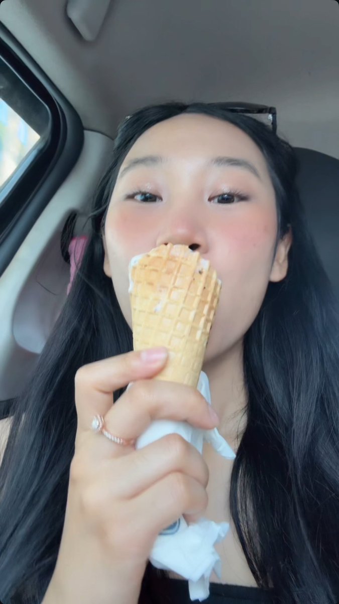 ขอไอติมหน่อยยยยยยยยยยฮ้าฟฟฟฟฟฟ🍦🍨