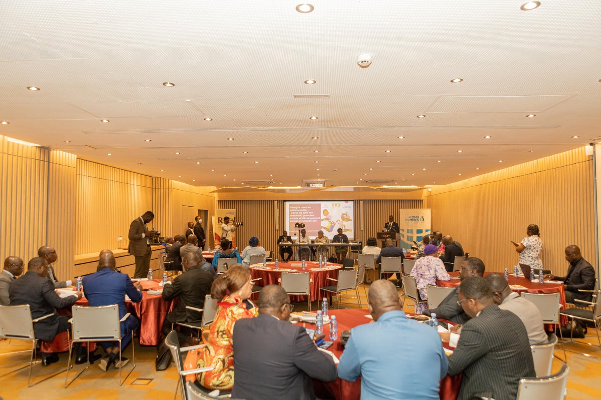 onufemmesCIV's tweet image. le 9 avril 2025, l’atelier avec les parlementaires 🇨🇮 a permis de sensibiliser sur l’importance du travail des soins rémunérés et non rémunérés et de la protection sociale pour les👩🏾.
Un pas important vers un travail décent et une législation inclusive en 🇨🇮.
#TravailDeSoins