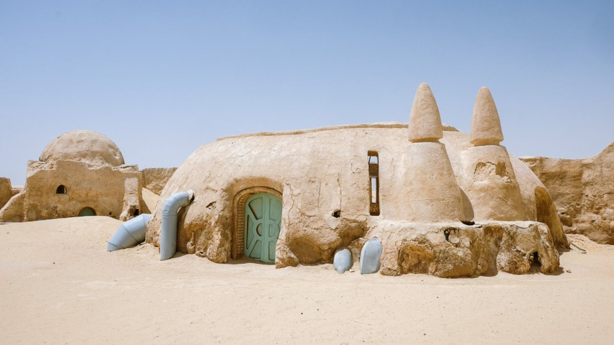 ⏳ In the Tunisian desert, Mos Espa—the abandoned Star Wars set built to portray Anakin’s hometown of Tatooine—still stands (for now). Explore its eerie streets before the Sahara reclaims them! Join us in a galaxy far, far away: bit.ly/43GYHO5 (📸: Nate Robert)