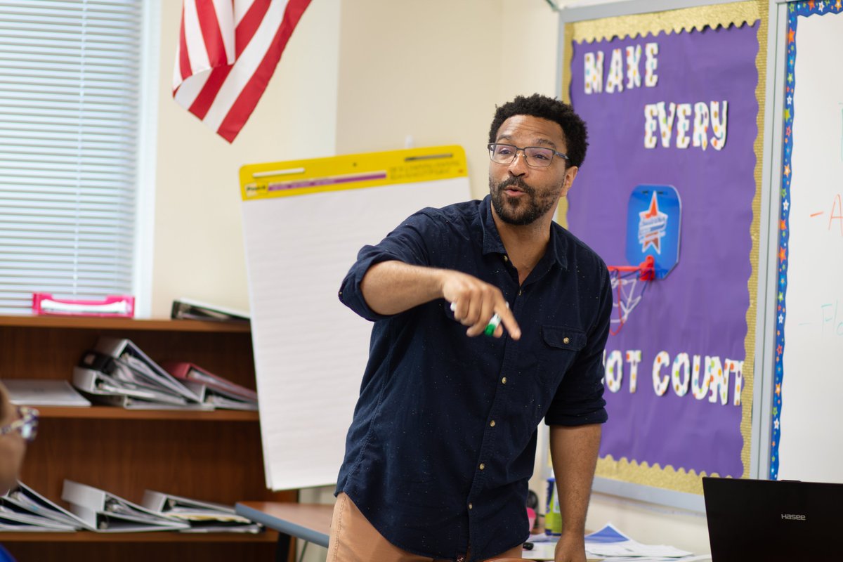 CREED_NC's tweet image. Have you registered yet for the #TeachingInColor Summit? This powerful celebration of educators of color is something you don't want to miss! 
📆 April 25-26
📍 Charlotte, NC 
🔗 eventbrite.com/e/2025-teachin…