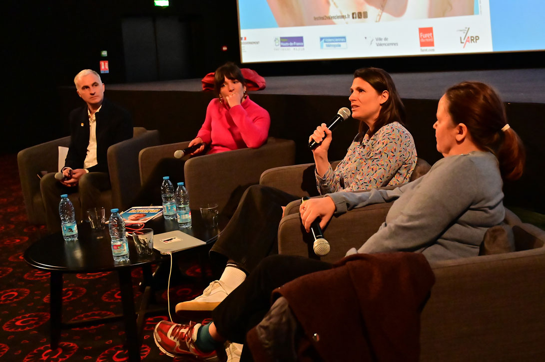 ✨Lors des 10ème #jeunesetoiles2valenciennes, #carolinebonmarchand, #mathildesaubole et #clémentinecharlemaine ont participé à une table ronde passionnante et instructive, animée par <a href="/pierrefilmon/">pierre filmon</a>, sur les violences et harcèlement sexistes et sexuels (VHSS).
<a href="/hautsdefrance/">Région Hauts-de-France</a> <a href="/LeCNC/">Le CNC</a>