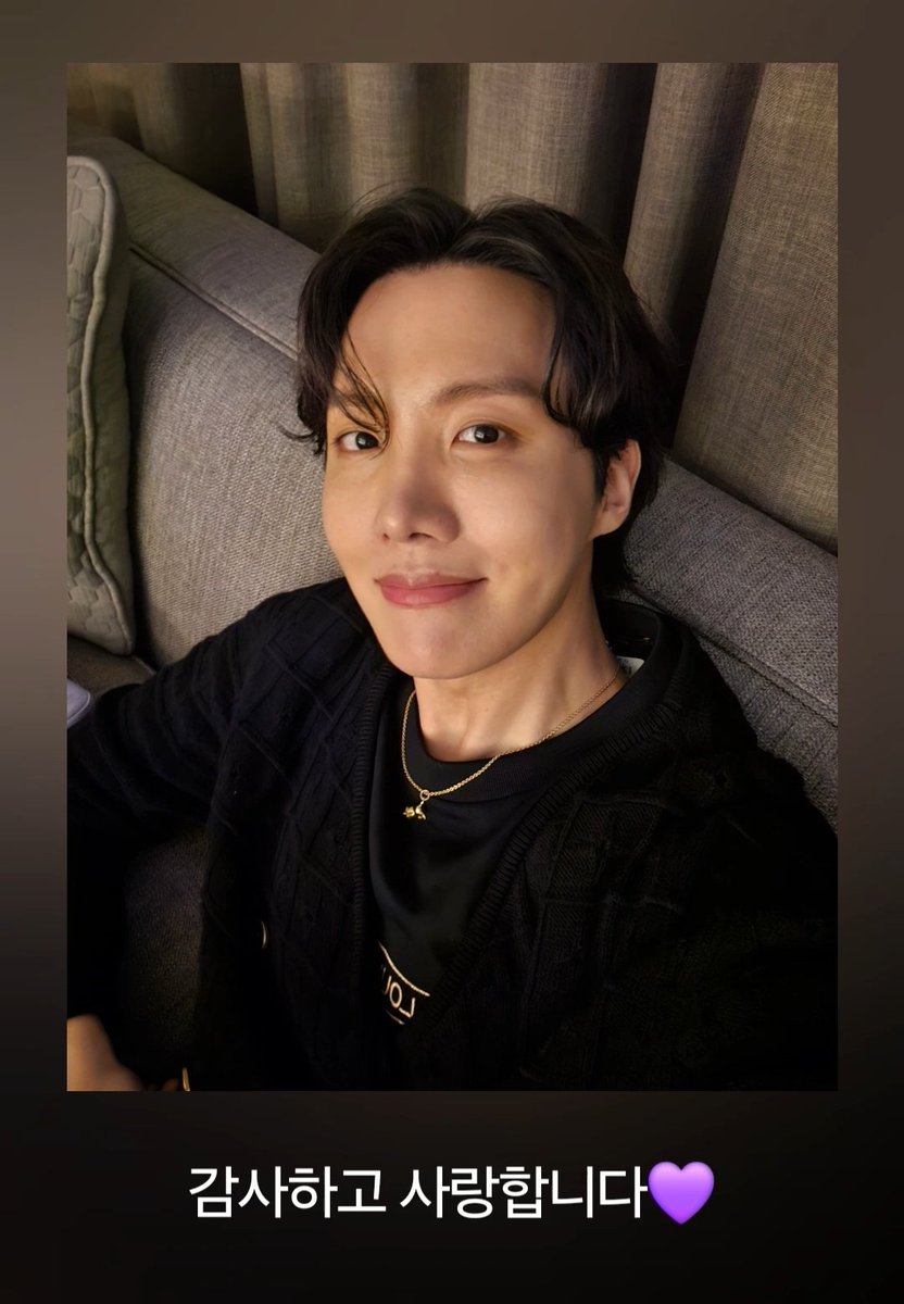 호석아♡♡♡
오늘이 가기전에 다시한번 축하해!!!
우리 호비 최고다(*ˊᵕˋ*)੭ ੈ❤

CONGRATULATIONS J-HOPE 
#제이홉_MONALISA_엠카1위축하해
#jhope_MonaLisa_MCD_1stWin
