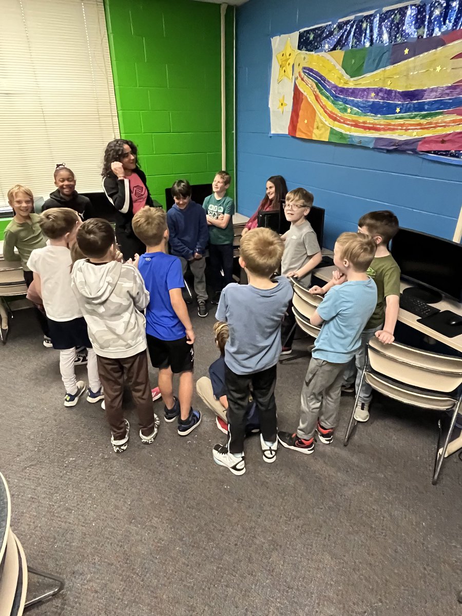 BGCBooneCounty's tweet image. Zip Zap! Shared painting. Alligator chomp, and more at BGC after school. #INkids #Zionsville