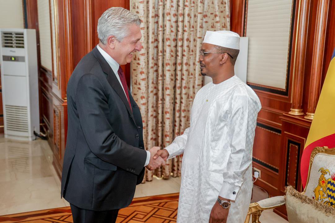 Filippo Grandi (@filippograndi) on Twitter photo Le Président Mahamat Idriss Deby Itno <a href="/marechalmidi/">Mahamat Idriss Deby Itno</a> m’a assuré que le Tchad restera pays d’accueil pour ceux qui fuient guerres et violence. Le HCR de son côté multipliera les efforts pour mobiliser l’aide internationale nécessaire pour répondre à l’afflux des réfugiés soudanais. Le Président Mahamat Idriss Deby Itno <a href="/marechalmidi/">Mahamat Idriss Deby Itno</a> m’a assuré que le Tchad restera pays d’accueil pour ceux qui fuient guerres et violence. Le HCR de son côté multipliera les efforts pour mobiliser l’aide internationale nécessaire pour répondre à l’afflux des réfugiés soudanais.