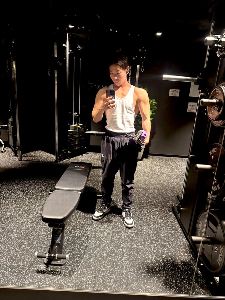 引き続き頑張りますうう🔥
#筋トレ #減量