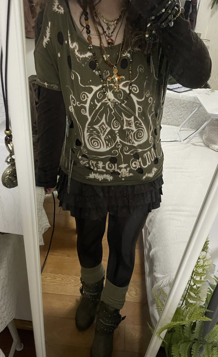 daniwanUWU's tweet photo. Designed a pattern for the clothes. https://t.co/Mm49O9XvON