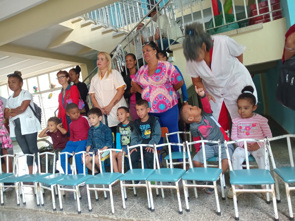 AlvaroAT831020's tweet photo. #Cotorro celebra hoy día 10 de Abril la fundación de nuestros Círculos Infantiles #Cuba revive la historia hoy con Vilma y Fidel creadores de esta infinita obra de Amor.
#LaHabanaViveEnMí https://t.co/BSAQAg9EZO
