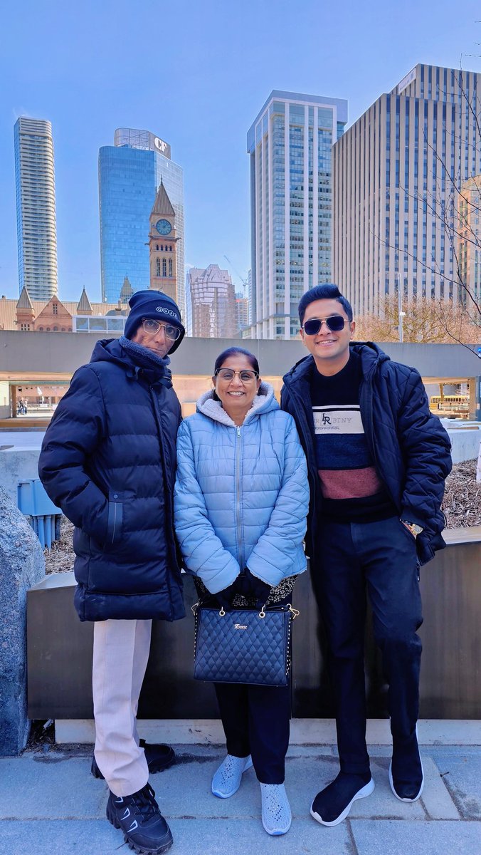 techy_aman's tweet photo. Feels like a dream 💭✨ After 585 days ❤️

#MakingMemories  #Family #Toronto #Technicalmasterminds #Amanlalani https://t.co/1YxpBOvVYR