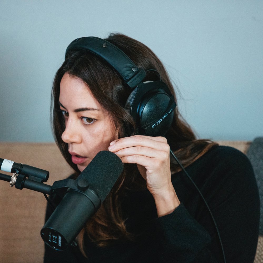 plazamedias's tweet image. aubrey on podcasts 🫶🏼