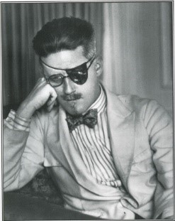 IrlEmbAthens's tweet photo. James Joyce (1882 –1941), the Irish novelist and poet, was a committed philhellene with a fascination for the literature of ancient Greece.

When Joyce was asked at the age of twelve to write about his favourite hero, he chose Odysseus!

#IreGre50 @dfatirl @GreeceMFA https://t.co/tNXcZdLQqp