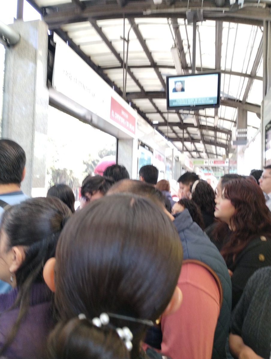 elpicamacho's tweet photo. @MetrobusCDMX A ver si pelan para el caminero siempre mandan para insurgentes hasta 5 MB https://t.co/GOWUi4Sr3m