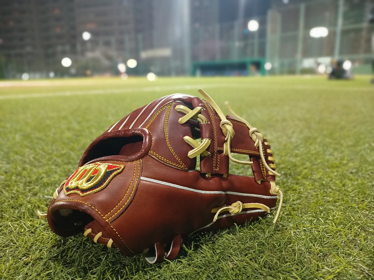 nta_no36's tweet photo. 昨日は１年以上ぶりに参加できた久々の平日ナイターでした！最近購入したwilson87型もいいカンジ！ https://t.co/K7n2rYE4Q2
