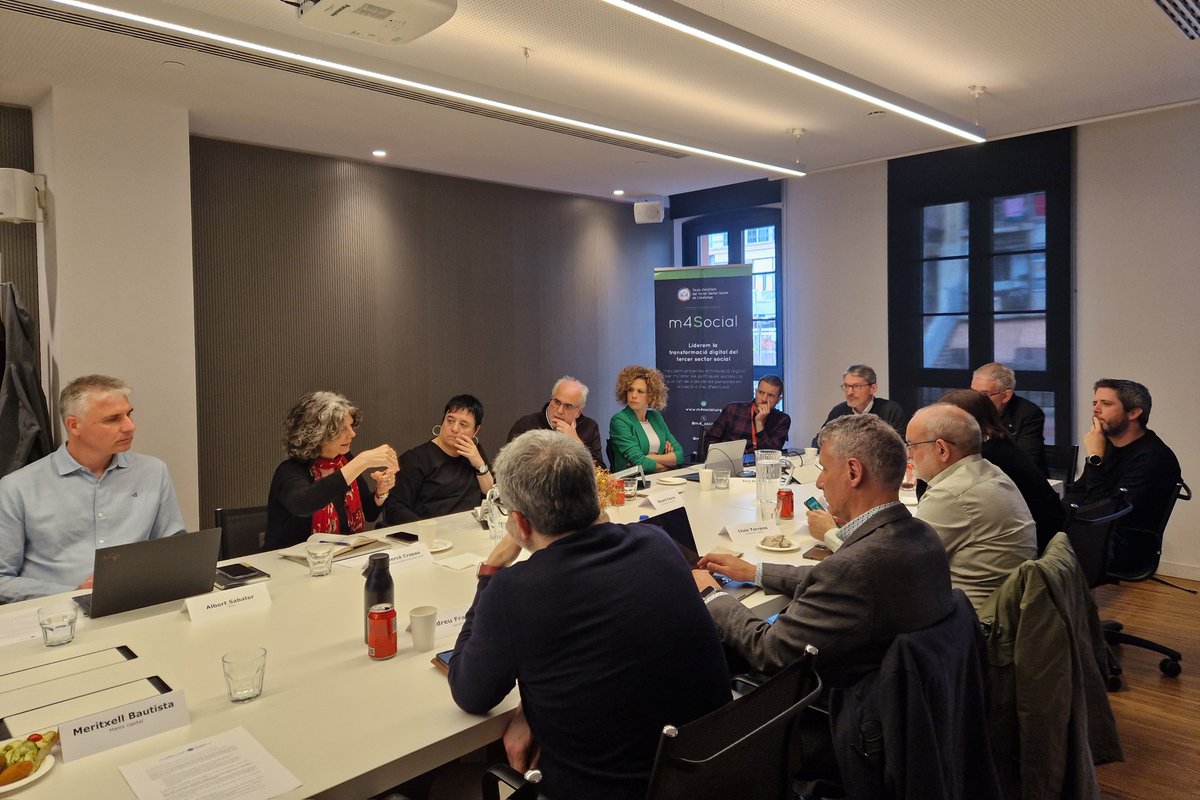 👥 Reunim el consell assessor <a href="/m4_social/">m4Social</a> per reflexionar sobre l'estratègia d'#InnovacióDigital de la <a href="/Taula3sector/">Taula Tercer Sector</a>.

Aquest és un espai💬 format per persones expertes del món tecnològic i vinculat als drets socials a Catalunya.