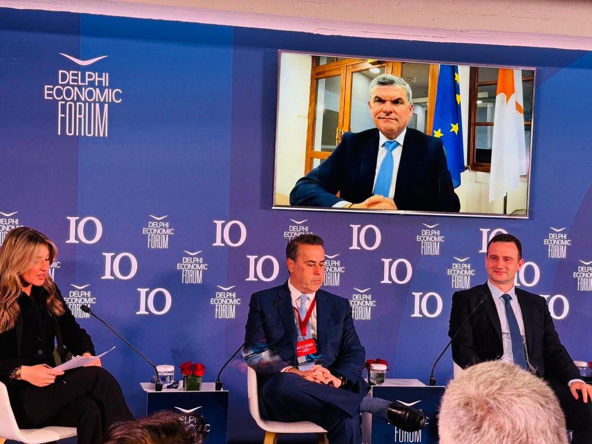GePapanastasiou's tweet photo. Insightful discussion at #DelphiForum, with S. Papastavrou @YpenGr & Z. Stankov @MEBulgaria on regional #energy challenges, including ways to achieve both security & affordability of energy, e.g. by utilising #EastMed #natgas, #RES, #EnergySaving & #electricity #interconnections. https://t.co/s7YUwL1uCH