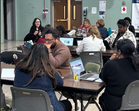 TandL_CPS's tweet image. 📚✨ The Teacher Advisory Council came together to reflect on the collective CPS Literacy Vision 2.0 and shared valuable insights on the six emerging commitments shaping the future of literacy in our district. Their voices are helping to drive meaningful change for all learners!