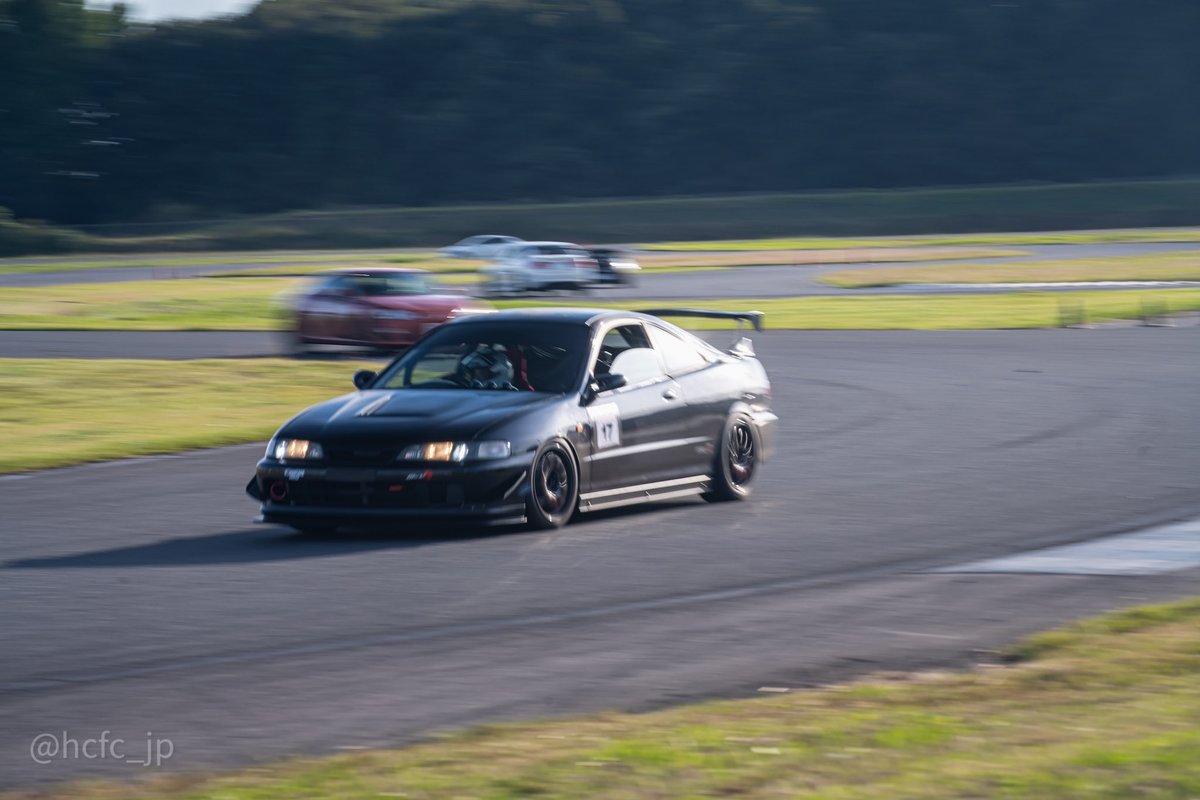 heisei_circuit's tweet photo. サーキット来て、速く走る必要なんてないし、上手い人が偉いわけでもないです。

初心者でも楽しく走れて、「今日も楽しかったな〜」と終われるようにならないと、モータースポーツは発展しないです。

上手い人から初心者まで、
全員がモータースポーツを楽しむという視点を持って楽しみましょ😊 https://t.co/tNKBU3j3eH