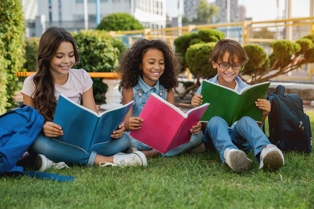 📚 Join us for BOOKS, BLANKETS, AND FAMILY FUN, as we celebrate literacy, reading, and STEAM education!  There will be music, games, food trucks, guest readers, and much more! It's Saturday, April 26, from 10 a.m. to 3 p.m. in Daffin Park and it's free!