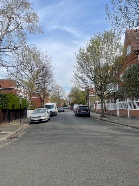 Southfields officers on patrol on this sunny spring day in surrounding area #ACTON  #EALING #SNT
