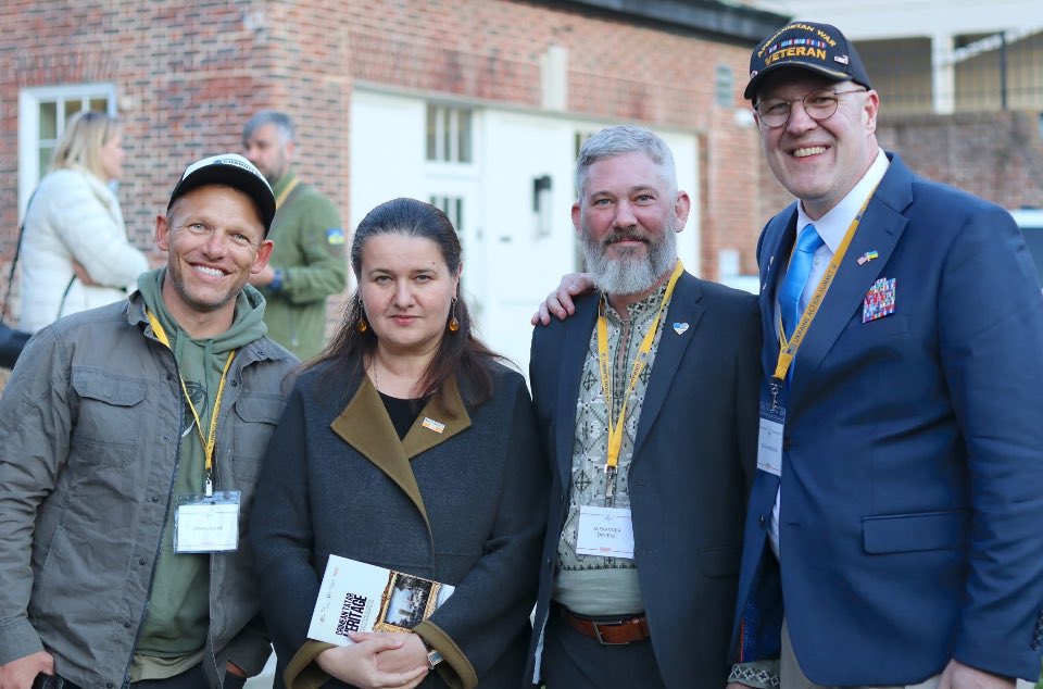 shield_of51848's tweet photo. ๐บ๐ธ๐บ๐ฆShield of Freedom at #UkraineActionSummit in Washington DC this past week to encourage lawmakers of both parties to #StandWithUkraine and #MakeRussiaPay (Picture @OMarkarova with ๐บ๐ธVeterans at Summit) https://t.co/bpY7hSPxLr