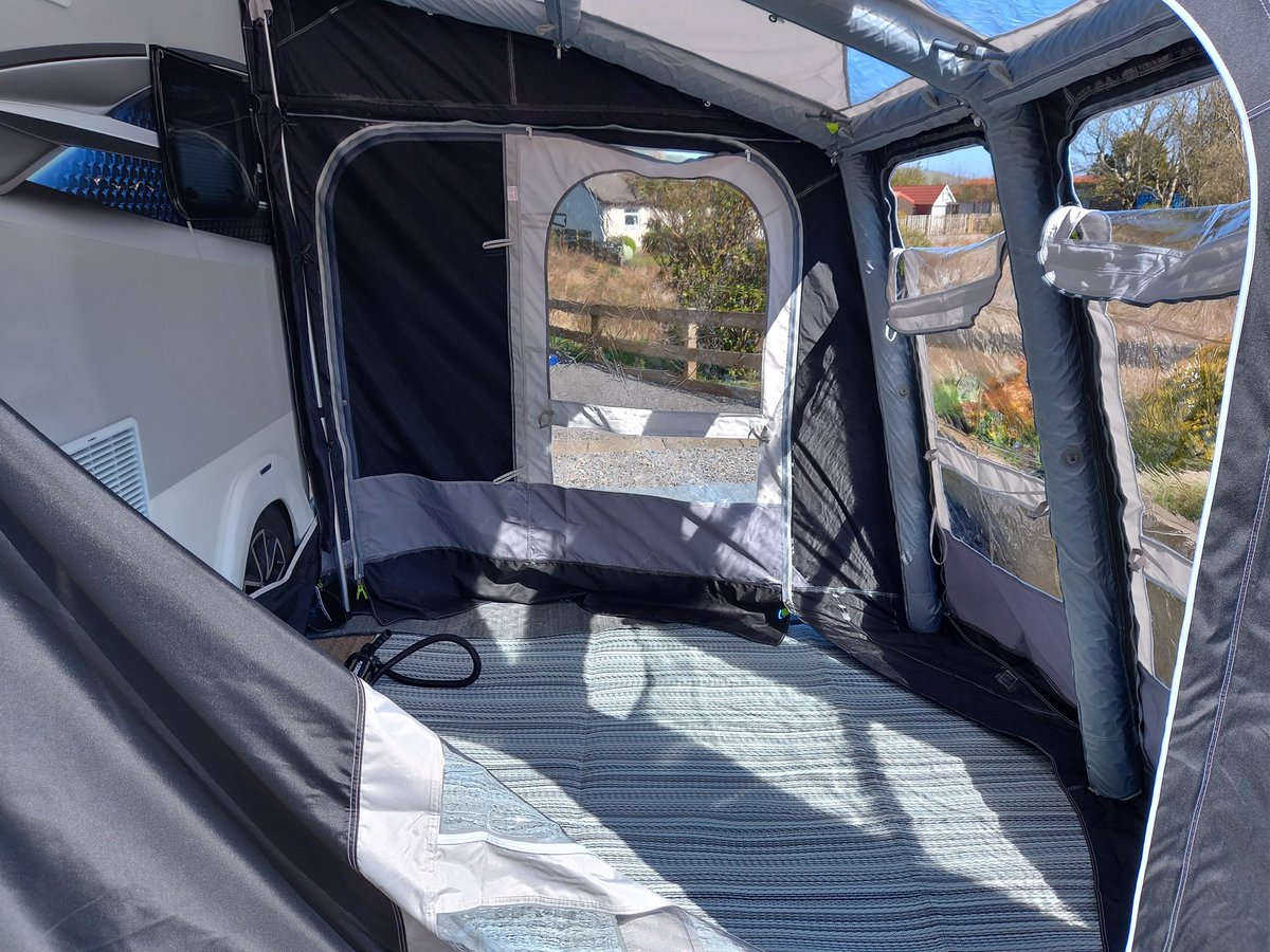 What a fab day for a trial run on putting up the new awning, all "ladders" attached ready for our next adventure...