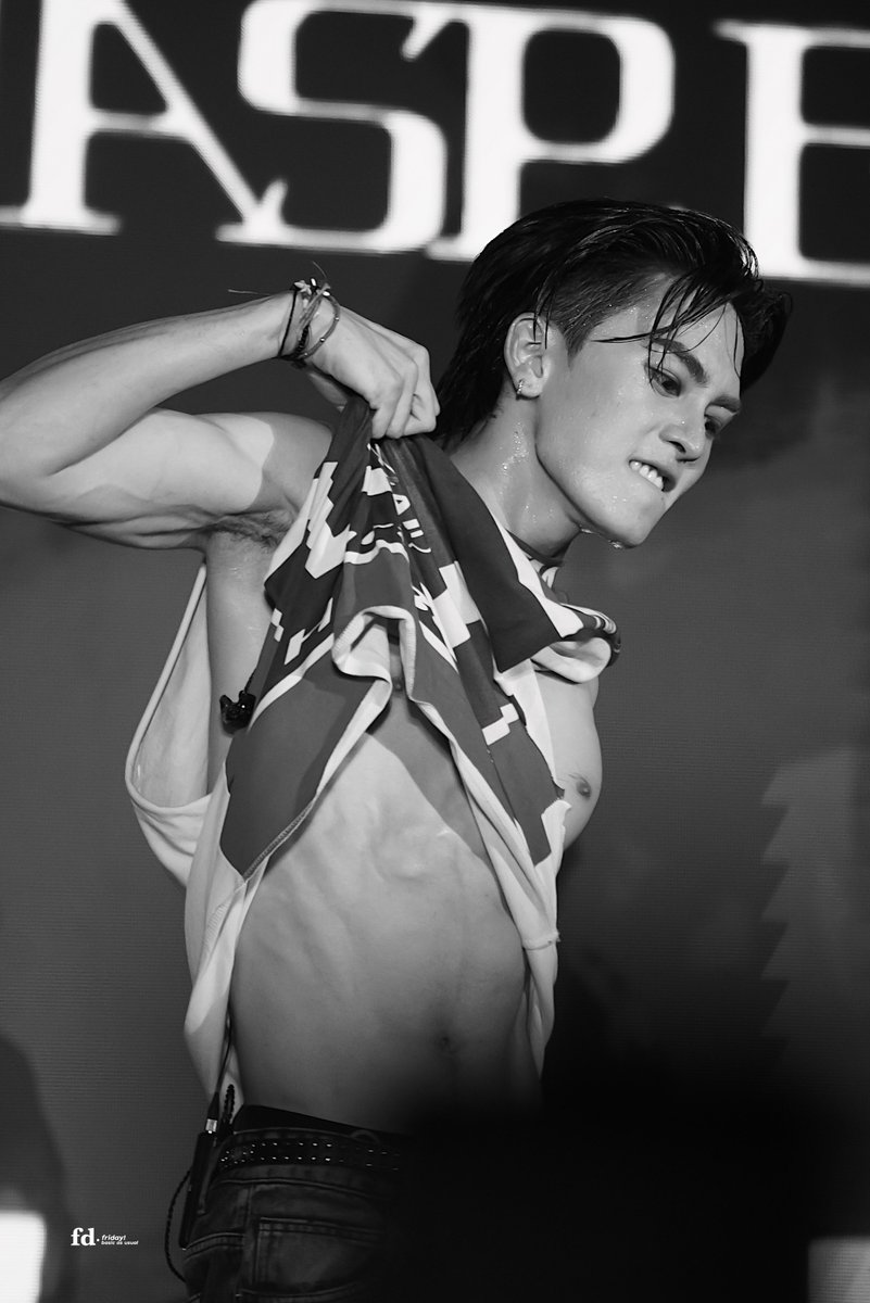 x_fridayy's tweet photo. TAKE IT OFF 🖤🔥🖤🔥🖤

JASPER SONGKRAN ICONSIAM
#JASPERxICONSIAM #Santapp https://t.co/G7beV2pXPW