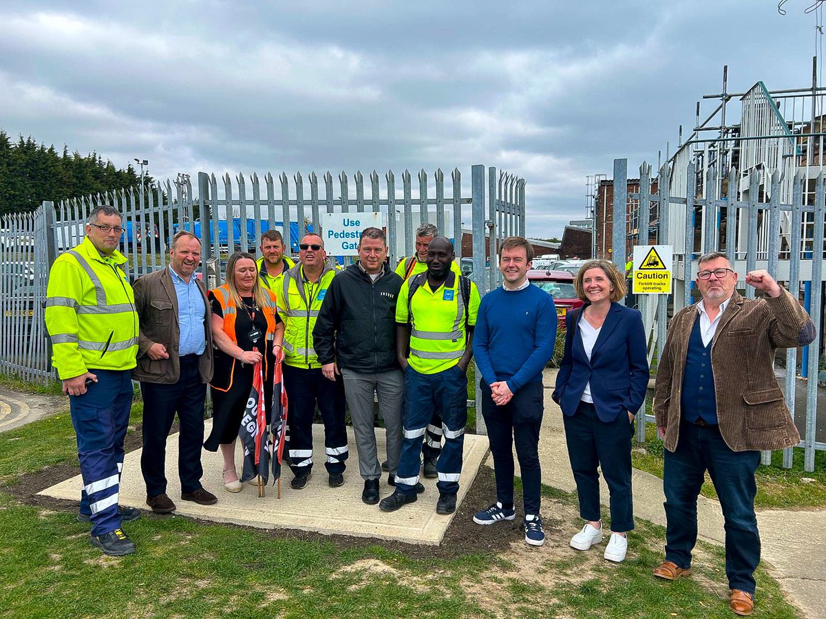 Great to be in Adur &amp; Worthing with Mike, Symon, Chris and Andy - the GMB shop stewards who led a successful strike and campaigned to make work better.

Thanks to local MPs Tom Rutland and Beccy Cooper for joining us and listening to our members.
