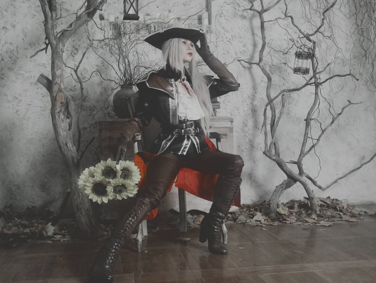 Flower_evils's tweet photo. 🩸 BACKSTAGE BLOODBORNE COSPLAY🩸
#backestage #cosplay #Bloodborne #ladymaria #ladymariacosplay https://t.co/ihQ93lbpns