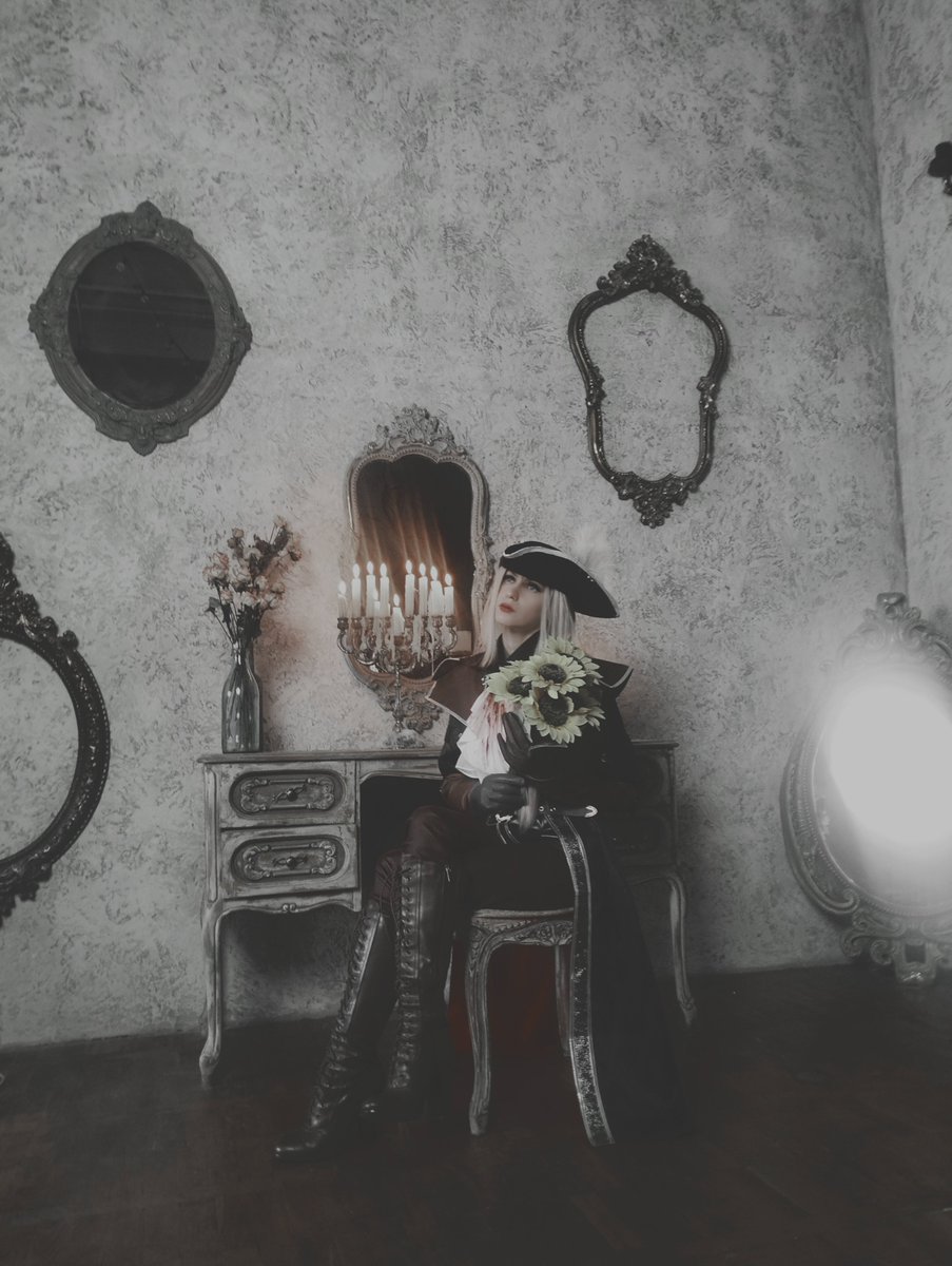 Flower_evils's tweet photo. 🩸 BACKSTAGE BLOODBORNE COSPLAY🩸
#backestage #cosplay #Bloodborne #ladymaria #ladymariacosplay https://t.co/ihQ93lbpns