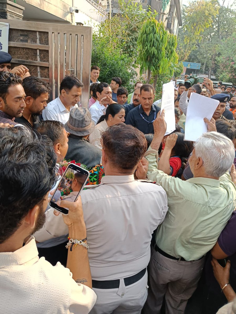 Bharakti1Anurag's tweet photo. Request to probe this ECOMDELIVERY fraud of ₹3000 crores case by ED and CBI https://t.co/OaaUttI1Nl