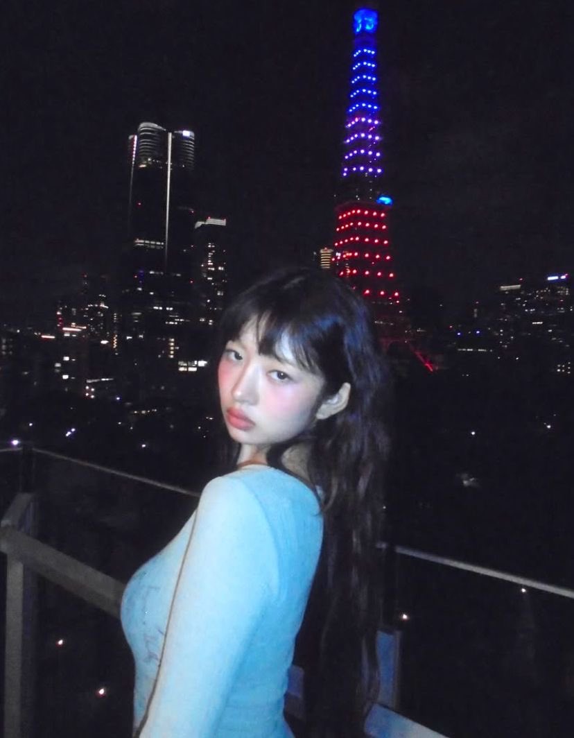 louvaisa's tweet photo. 🥂 #dvsd #diveselcaday @IVEstarship https://t.co/tmlJ8eBDi3