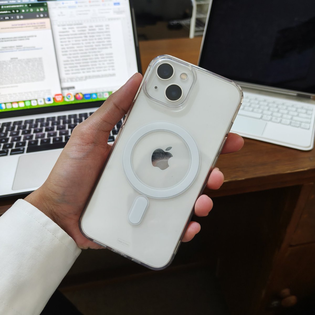 dipdip911's tweet photo. Bismillahirrahmanirrahim 
Saya mau jual iPhone 13 Starlight 128gb yang dibeli dari iBox tanggal 05 Februari 2025. Baru 2 bulan pemakaian. Semua fungsi normal, BH 100%, mulus like new.
via Tokopedia atau COD Kuningan atau Cirebon.
Harga 8jt. #zonauang #jualiphone #wts https://t.co/xx75ZRiKq6