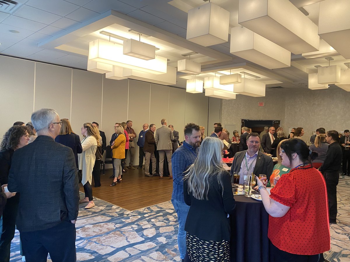 PublicSchoolsAB's tweet photo. PSBAA members had the opportunity to meet with MLA's yesterday evening ahead of the April PSBC. Thank you to @demetriosnAB and all the MLA's who attended the reception. https://t.co/tvELSpHOef
