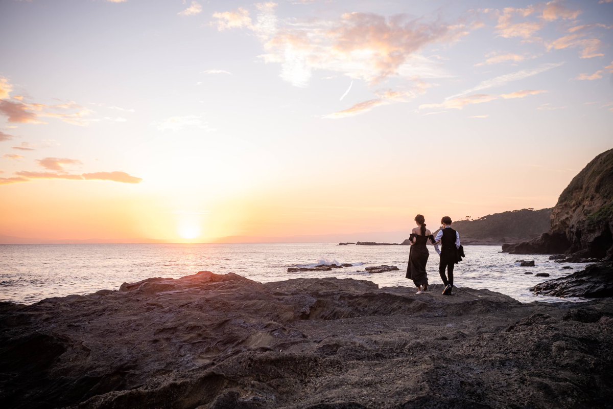 24toWedding's tweet photo. 城ヶ島で見える夕日〜日没までが本当に癒される時間です☺️🌅

#前撮り
#24toWedding
#城ヶ島 https://t.co/wh3Obgs4b6