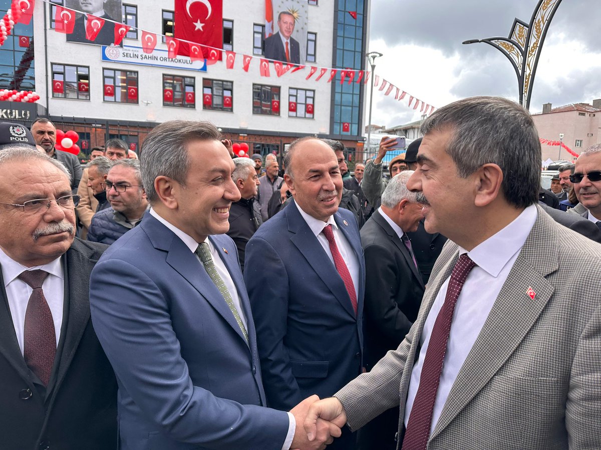 muhsindere's tweet photo. Milli Eğitim Bakanımız Sn. Yusuf Tekin, Milletvekillerimiz ve İl Protokolümüzün katılımlarıyla Alaca Selin Şahin Ortaokulu'nun açılışını gerçekleştirdik.

Okulun yapımında emeği geçen herkese teşekkür ediyor, öğretmenlerimize ve evlatlarımıza başarılar diliyorum. https://t.co/edSHsJLHT7