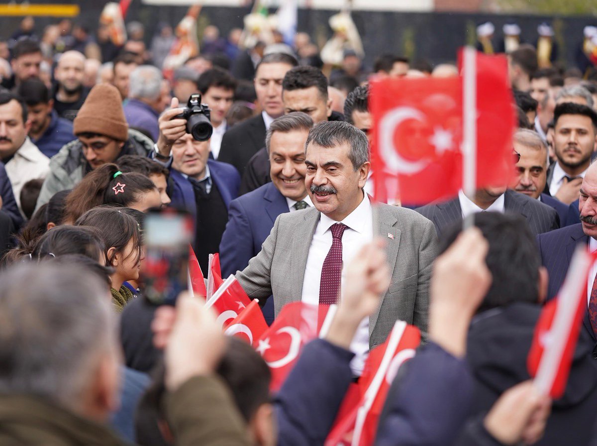 muhsindere's tweet photo. Milli Eğitim Bakanımız Sn. Yusuf Tekin, Milletvekillerimiz ve İl Protokolümüzün katılımlarıyla Alaca Selin Şahin Ortaokulu'nun açılışını gerçekleştirdik.

Okulun yapımında emeği geçen herkese teşekkür ediyor, öğretmenlerimize ve evlatlarımıza başarılar diliyorum. https://t.co/edSHsJLHT7