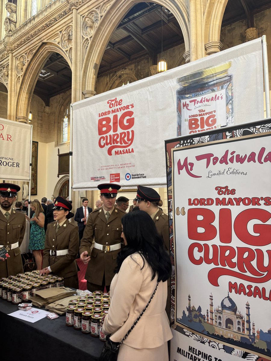 The Goldsmiths' Foundation (@gsccharity) on Twitter photo Bucket List Day attending the <a href="/ArmyBenFund/">Army Benevolent Fund</a> #LordMayorsBigCurryLunch at
#GuildhallGreatHall to help raise funds to support veterans of all the services!! So good to see <a href="/citylordmayor/">Lord Mayor of London, Alastair King</a> and delicious curry sauce made by <a href="/CTodiwala/">Cyrus Todiwala</a> #BigCurryMasala
#Imbc2025 #cityoflondon Bucket List Day attending the <a href="/ArmyBenFund/">Army Benevolent Fund</a> #LordMayorsBigCurryLunch at
#GuildhallGreatHall to help raise funds to support veterans of all the services!! So good to see <a href="/citylordmayor/">Lord Mayor of London, Alastair King</a> and delicious curry sauce made by <a href="/CTodiwala/">Cyrus Todiwala</a> #BigCurryMasala
#Imbc2025 #cityoflondon