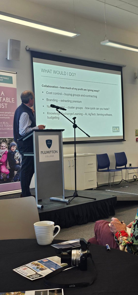 Holz1987Holz's tweet photo. Great start from Gavin Lane @CLAtweets Insights into farmers thriving into the future - Take risks, Adapt & Collaboration key; as well as cost control, understanding branding and utilising knowledge exchange & agri-tech & Innovation #SEFutureFarming @InnovationforAg https://t.co/sBzlCWfuz5