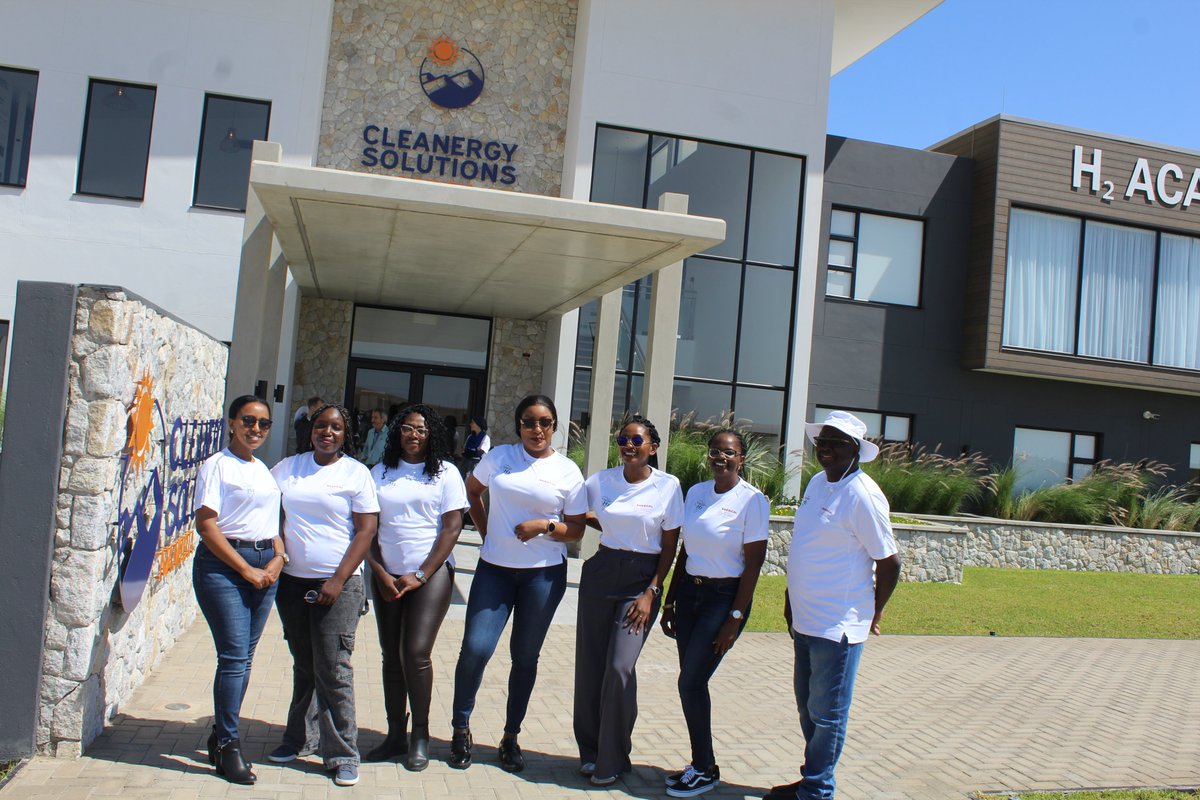 SASSCAL_ORG's tweet image. 1/3: Green Hydrogen in Practice at Cleanergy Solutions Namibia!
#SASSCAL &amp;amp; the Federal Ministry of Education &amp;amp; Research, Germany visited the Cleanergy Solutions Namibia site to observe the progress being made in establishing one of Namibia’s fully integrated green hydrogen hubs.