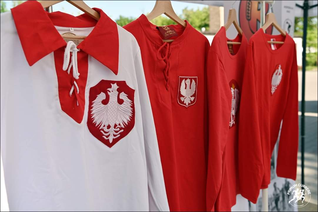 RETRO LIGA (@retroliga) on Twitter photo Hej <a href="/Jagiellonia1920/">Jagiellonia Białystok</a> i <a href="/LegiaWarszawa/">Legia Warszawa</a> trzymamy dzisiaj za Was kciuki! Powodzenia w <a href="/Conf_League/">UEFA Conference League</a>! Pamiętajcie, że nie taki diabeł straszny jak go malują! Na nich! Dla dobra polskiego futbolu! 🇵🇱 #RetroLiga #UECL Hej <a href="/Jagiellonia1920/">Jagiellonia Białystok</a> i <a href="/LegiaWarszawa/">Legia Warszawa</a> trzymamy dzisiaj za Was kciuki! Powodzenia w <a href="/Conf_League/">UEFA Conference League</a>! Pamiętajcie, że nie taki diabeł straszny jak go malują! Na nich! Dla dobra polskiego futbolu! 🇵🇱 #RetroLiga #UECL